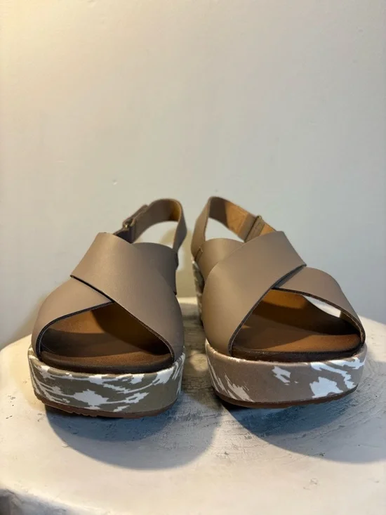 Taupe Clarks Stasha Hale Leather Wedge Velcro Strap Platform Aztec Sandals 8.5 - Picture 2 of 8